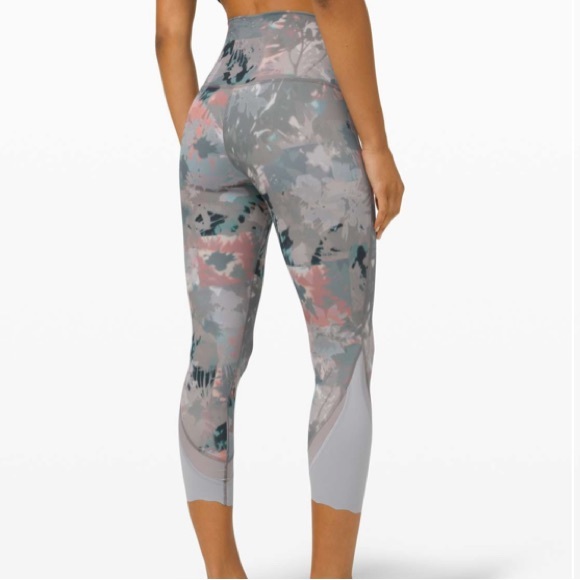 Lululemon Wunder Under Crop High-Rise *Roll Down Scallop Full-On Luxtreme 23" - Picture 2 of 9